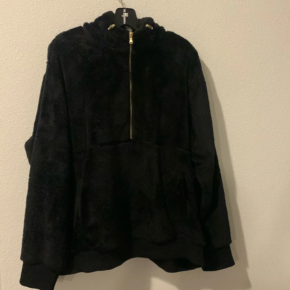 Old Navy Cozy Faux-Fur Sherpa 1/2-Zip Hoodie - Picture 3 of 10